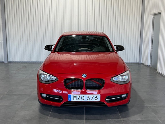 BMW 118d 4 of 5