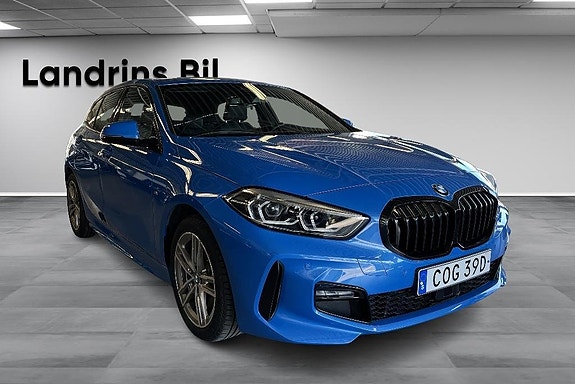 BMW 118i 3 of 5