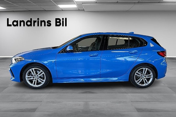 BMW 118i 4 of 5