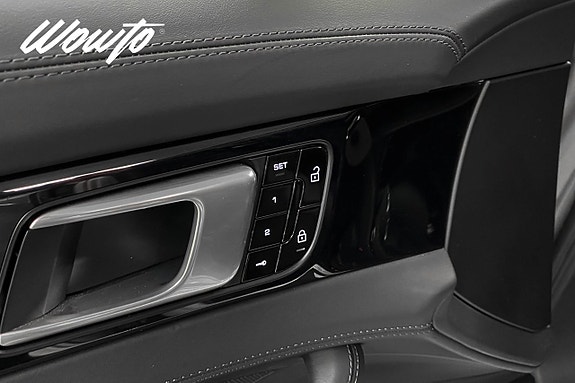 Porsche Panamera 4 10 of 23