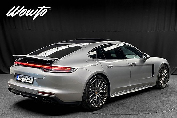 Porsche Panamera 4 5 of 5