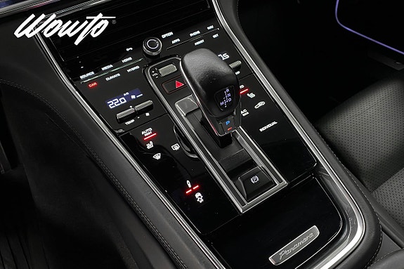 Porsche Panamera 4 16 of 23