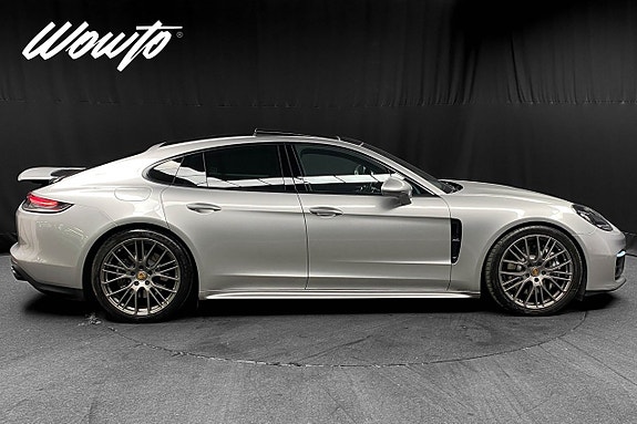 Porsche Panamera 4 3 of 5