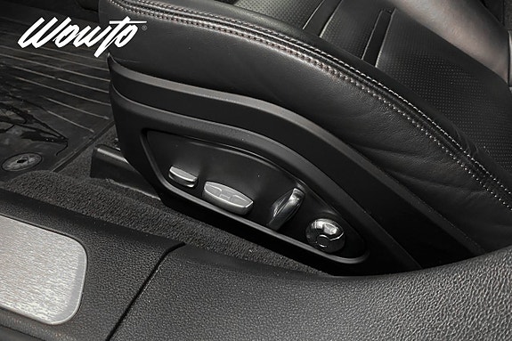 Porsche Panamera 4 12 of 23