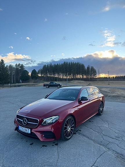 Mercedes-Benz E43 3 of 10