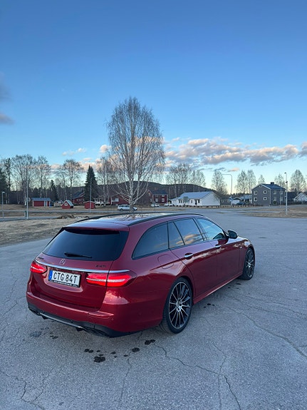 Mercedes-Benz E43 6 of 10