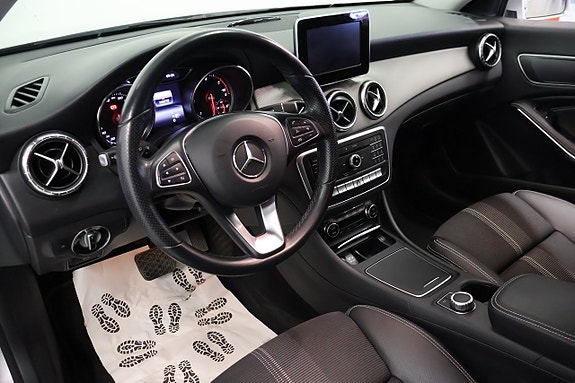 Mercedes-Benz CLA220 d 7 of 17