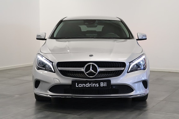 Mercedes-Benz CLA220 d 2 of 5