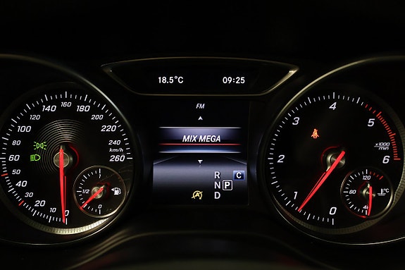 Mercedes-Benz CLA220 d 10 of 17