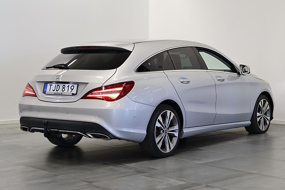 Mercedes-Benz CLA220 d 3 of 5