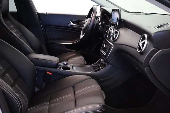 Mercedes-Benz CLA220 d 8 of 17