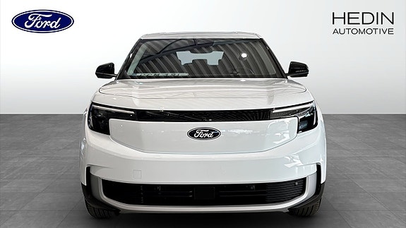 Ford Explorer 8 of 10
