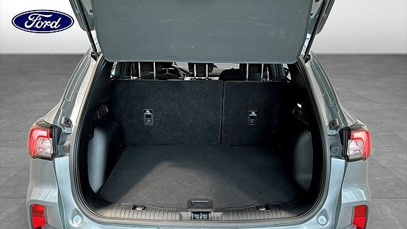 Ford Kuga 10 of 12