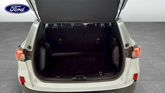 Ford Kuga 10 of 12