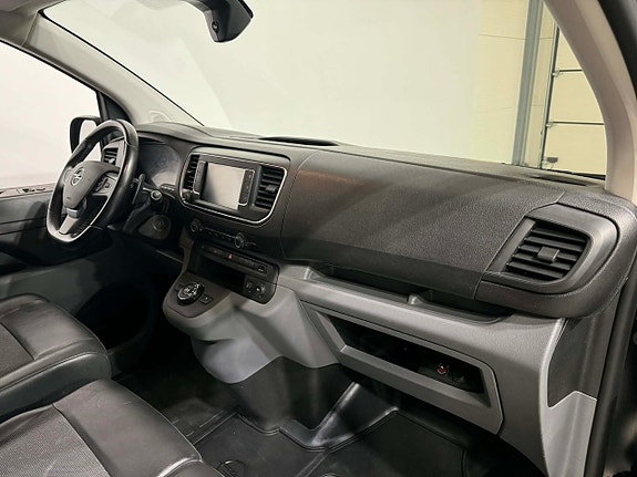 Opel Vivaro 4 of 5