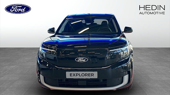 Ford Explorer 8 of 9