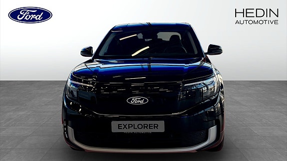 Ford Explorer 7 of 9