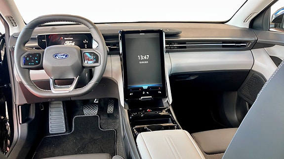 Ford Explorer 4 of 9