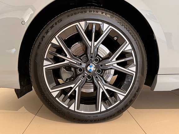 BMW 120 3 of 13