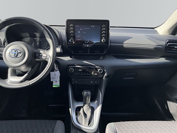 Toyota Yaris 7 of 9