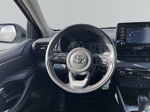 Toyota Yaris 8 of 9