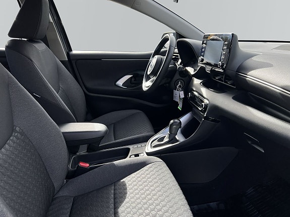Toyota Yaris 6 of 9
