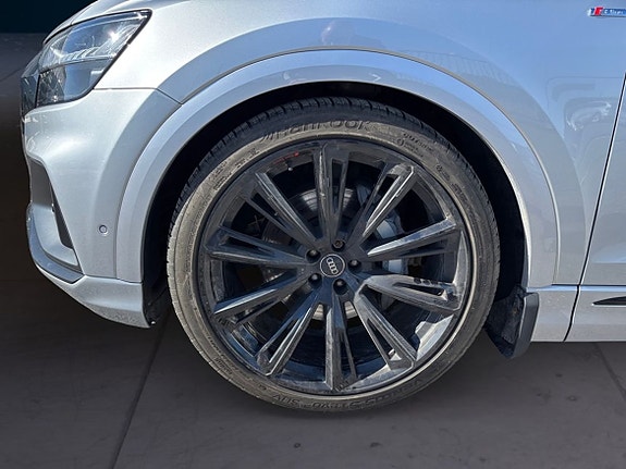 Audi Q8 6 of 15