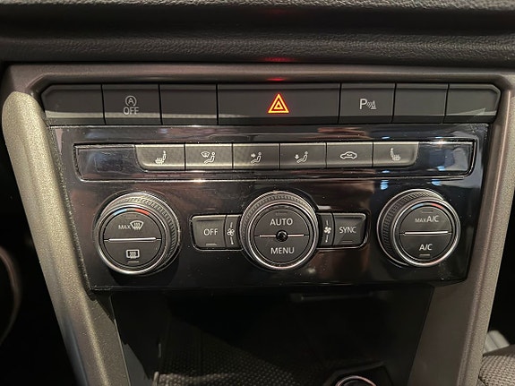 Volkswagen T-Roc 10 of 18
