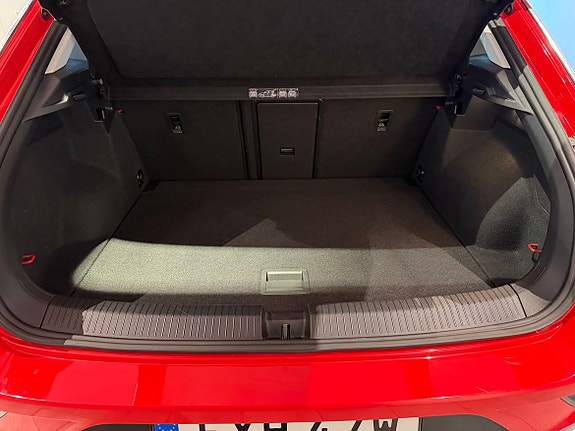 Volkswagen T-Roc 16 of 18