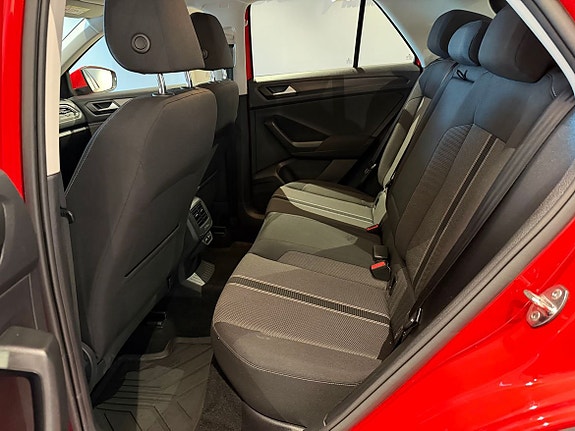 Volkswagen T-Roc 7 of 18