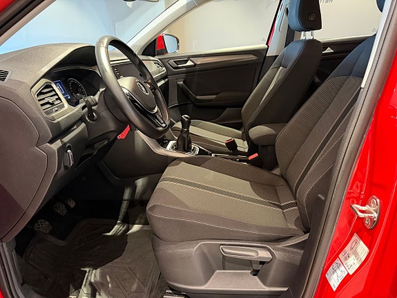 Volkswagen T-Roc 6 of 18