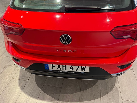 Volkswagen T-Roc 15 of 18