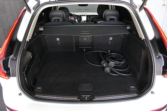 Volvo XC60 16 of 23