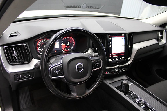 Volvo XC60 11 of 23
