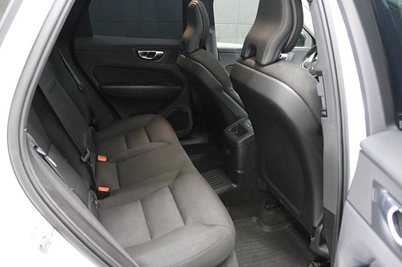 Volvo XC60 15 of 23