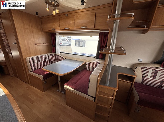 Adria CLASSICA 743 UP med dinette och överbäddsskåp -07 14 of 21