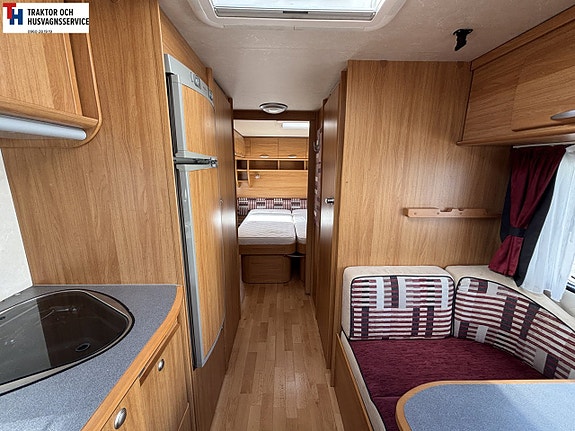 Adria CLASSICA 743 UP med dinette och överbäddsskåp -07 19 of 21