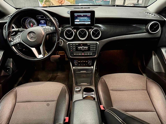 Mercedes-Benz CLA220 9 of 11