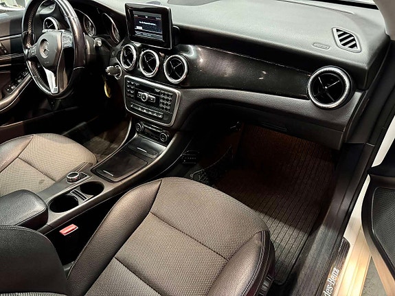 Mercedes-Benz CLA220 8 of 11