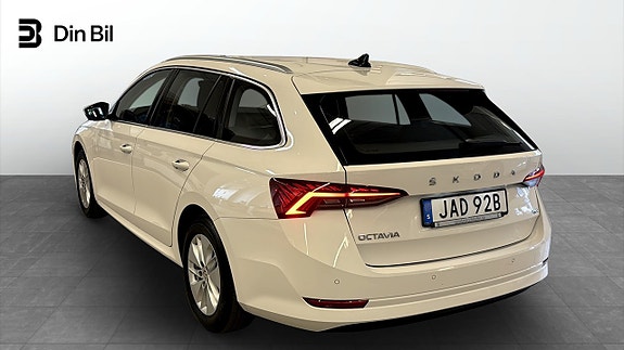 Skoda Octavia 3 of 5