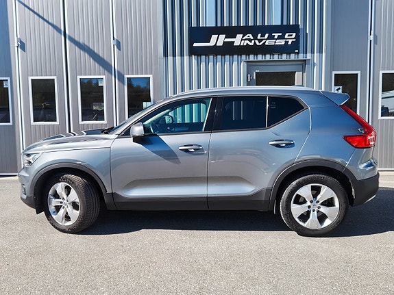 Volvo XC40 10 of 25