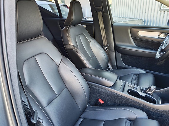 Volvo XC40 23 of 25