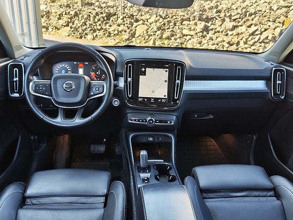 Volvo XC40 19 of 25