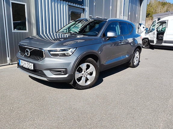 Volvo XC40 8 of 25