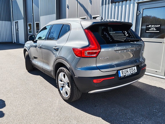 Volvo XC40 12 of 25