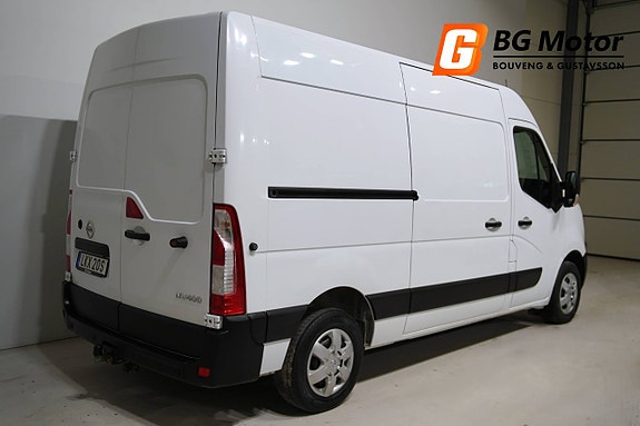 Nissan NV400 3 of 5