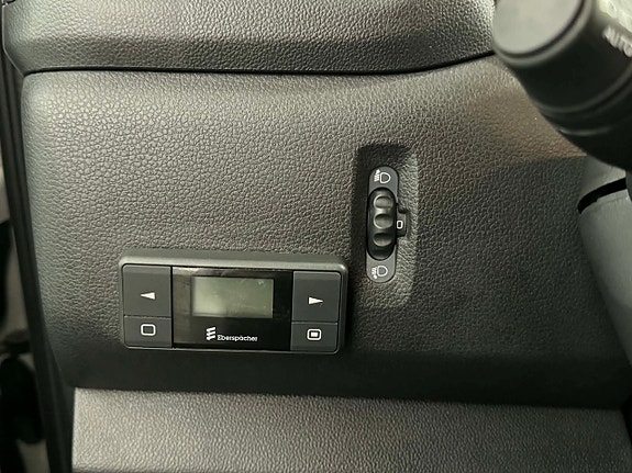 Nissan NV400 15 of 15