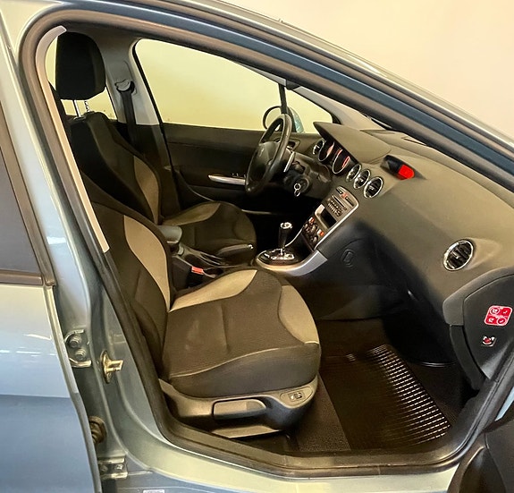 Peugeot 308 10 of 12