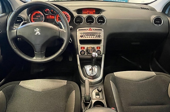 Peugeot 308 8 of 12