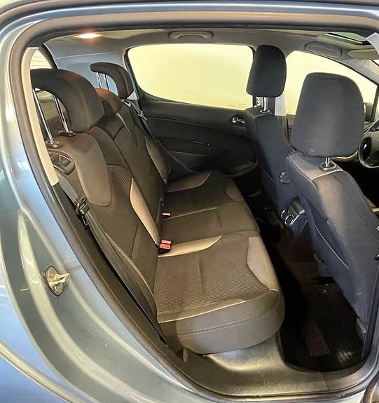Peugeot 308 11 of 12